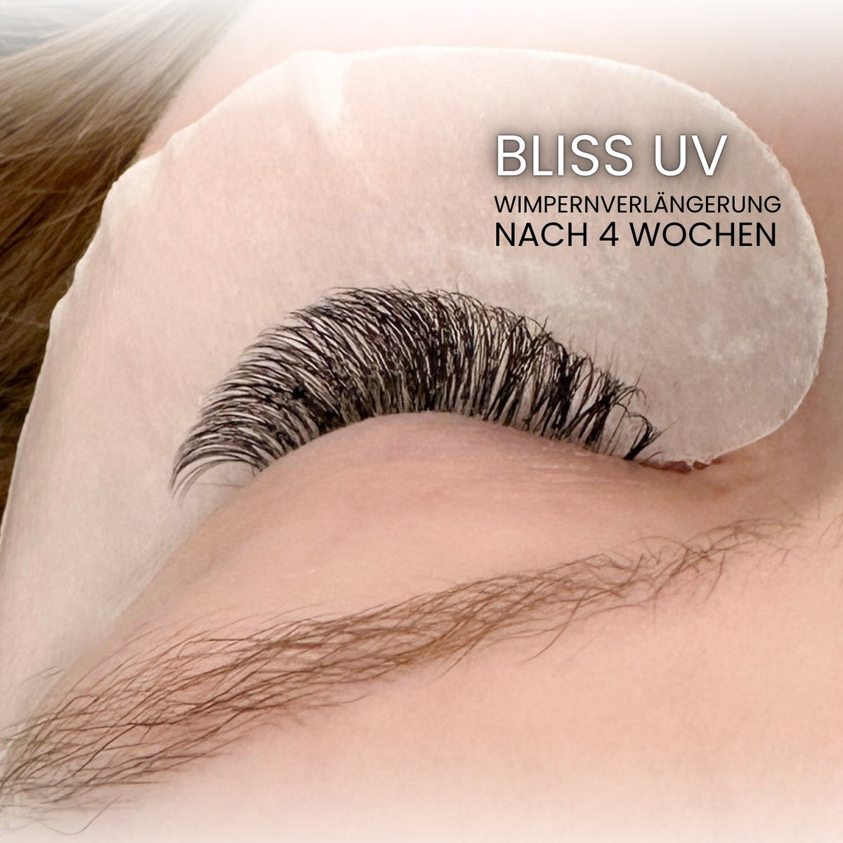 Haltbarkeit der Wimpernverlängerung nach 4 Wochen mit BLISS UV LED Wimpernkleber